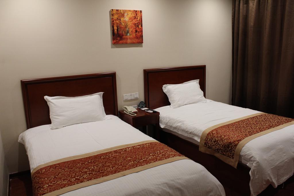 Greentree Pudong New District Kangqiao Industrial Zone Jinxiu Road Hotel 2*